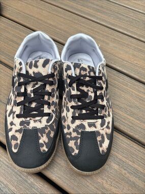 No Boundaries Leopard Print Sneakers - Black & Tan